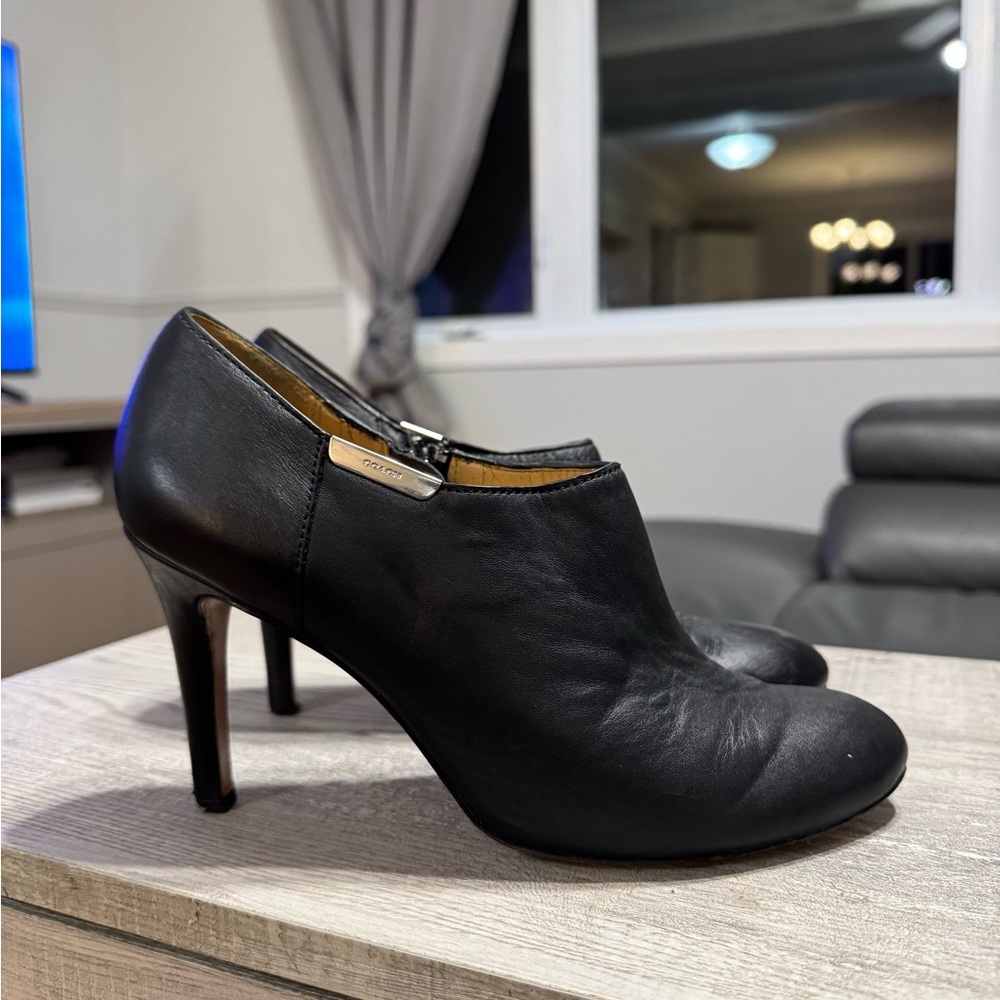 Coach Black Leather Heels Classic Design
